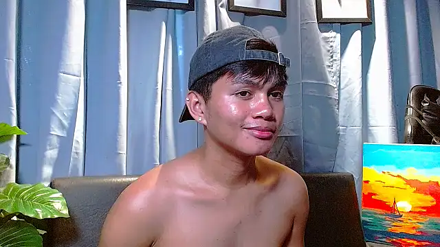 Snapshot of Alexx_143 chatting on January 12, 3:23 am Alexx 143 online show from January 12, 3:23 am