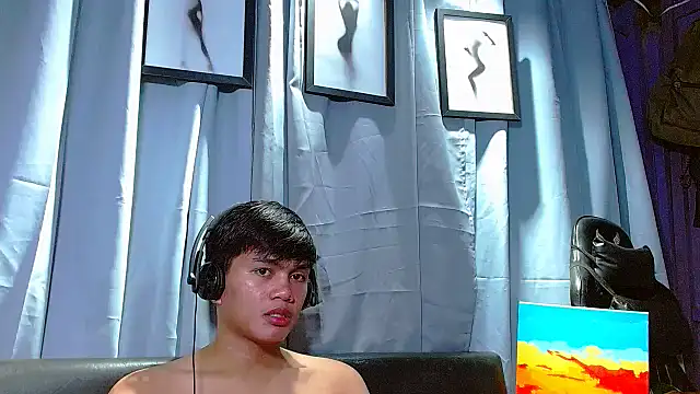 Snapshot of Alexx_143 chatting on January 12, 3:28 pm Alexx 143 online show from January 12, 3:28 pm