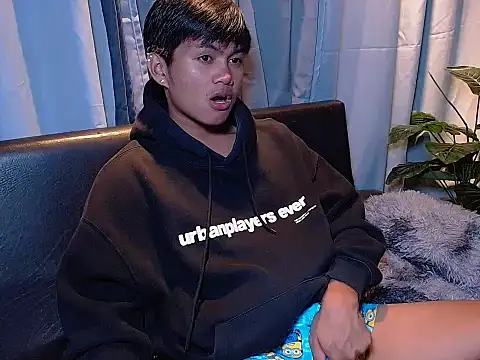 Snapshot of Alexx_143 chatting on March 1, 11:34 am Alexx 143 online show from March 1, 11:34 am