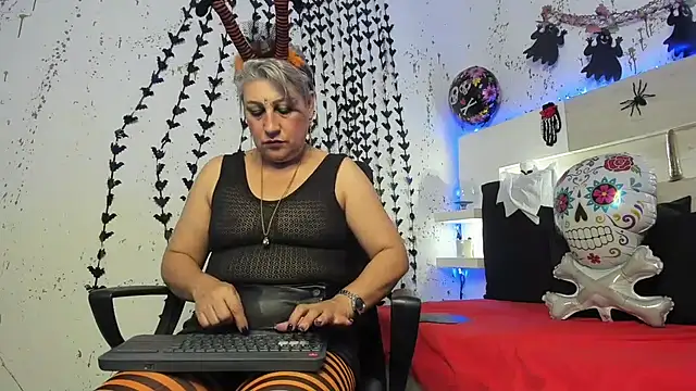 JaddeWalker online show from October 31, 11:44 am