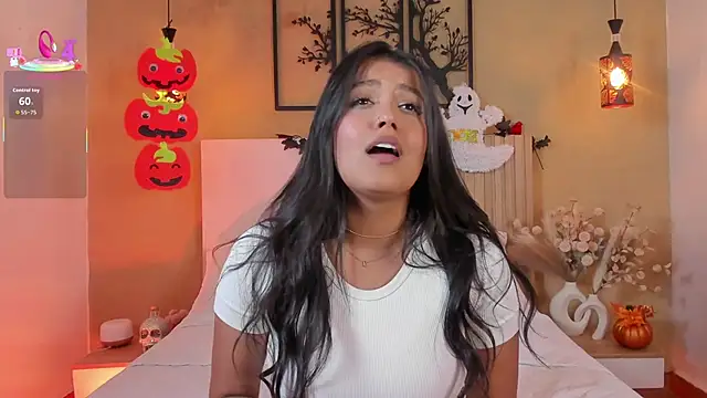 Camila Bustamante online show from October 29, 4:42 pm