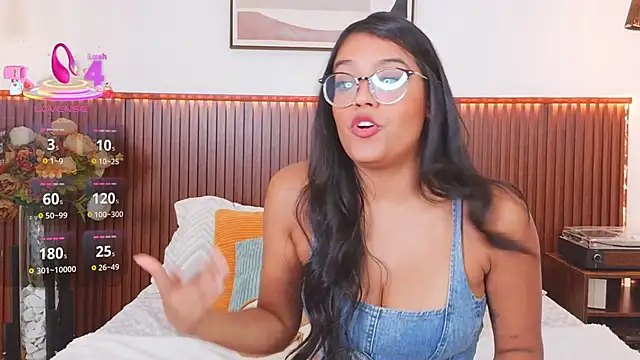 Camila Bustamante online show from April 18, 7:07 pm