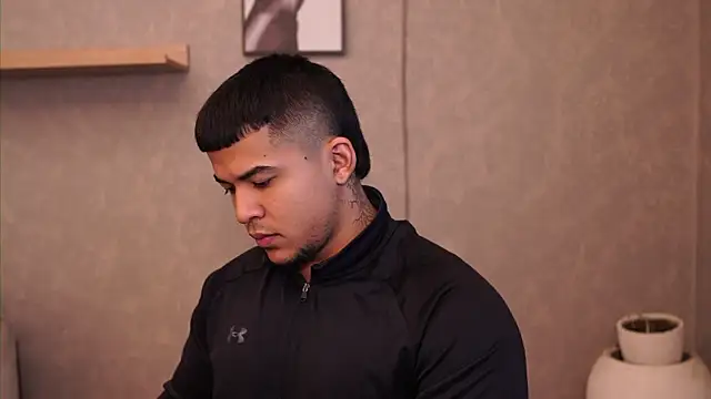 Thiago Valente online show from April 14, 1:39 pm