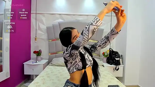 CandySays online show from February 2, 11:31 am