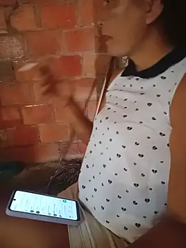 Snapshot of marinita13 chatting on May 16, 2:16 pm marinita13 online show from May 16, 2:16 pm