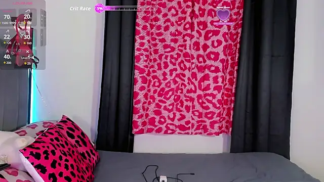 crisbunny x online show from June 6, 1:32 am