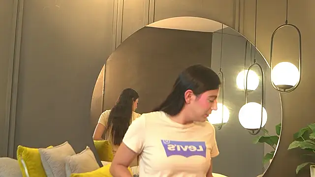 Ariaa Isabell online show from April 8, 6:52 pm