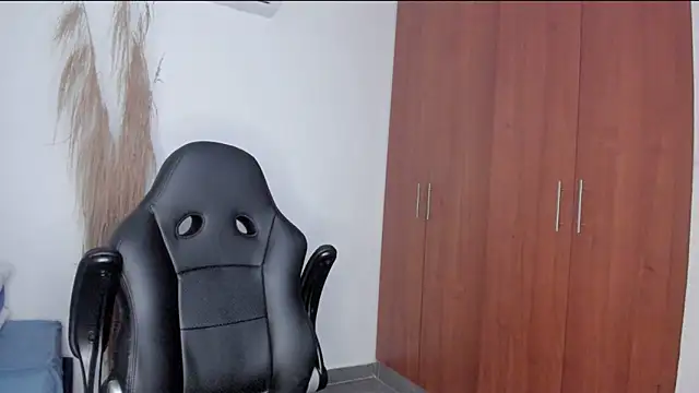 Pier Simons online show from April 4, 6:55 am