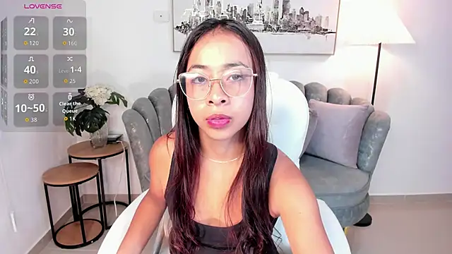 Snapshot of July_Adams chatting on July 14, 12:57 am July Adams online show from July 14, 12:57 am