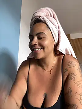 Snapshot of Chloe_Leaozinho chatting on October 29, 6:53 pm Chloe Leaozinho online show from October 29, 6:53 pm