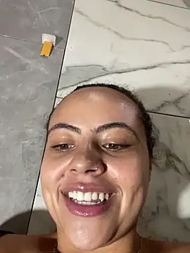 Chloe Leaozinho online show from April 14, 1:39 pm