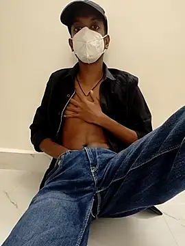 Snapshot of Cassian77 chatting on February 13, 12:01 pm Cassian77 online show from February 13, 12:01 pm