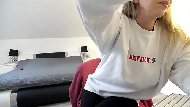 ArabianMalikah online show from February 11, 7:35 am