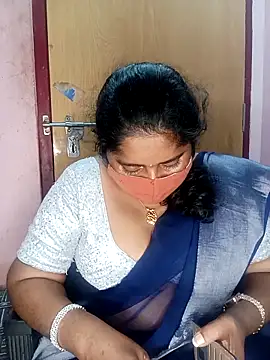 Jessi 25 online show from November 23, 5:46 pm