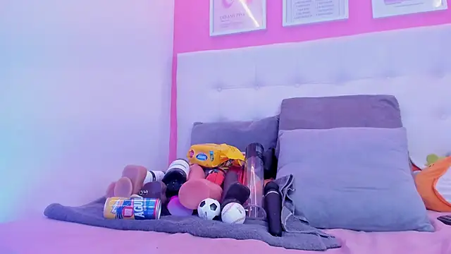 Willow Wright online show from March 24, 2:33 pm