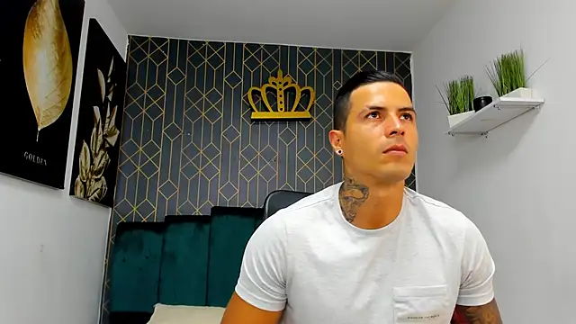 Snapshot of andres-clark92 chatting on May 9, 11:21 pm andres-clark92 online show from May 9, 11:21 pm