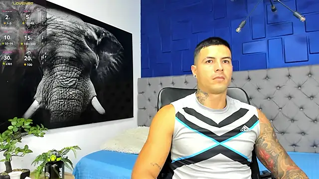 Snapshot of andres-clark92 chatting on May 26, 4:36 pm andres-clark92 online show from May 26, 4:36 pm