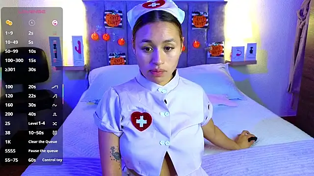 Snapshot of juliana-mancini chatting on October 30, 6:19 pm juliana-mancini online show from October 30, 6:19 pm