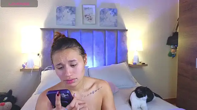 Snapshot of juliana-mancini chatting on December 22, 7:00 pm juliana-mancini online show from December 22, 7:00 pm