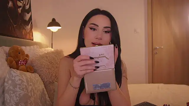 LauLaveau online show from January 10, 6:20 pm