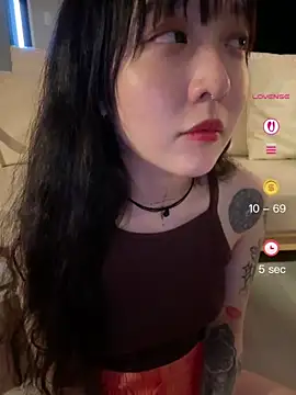 Snapshot of Etherealcat33 chatting on June 4, 2:34 pm Etherealcat33 online show from June 4, 2:34 pm