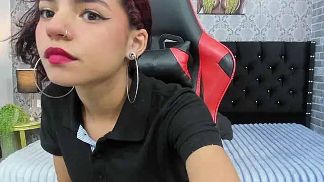 Snapshot of Kittypetite11 chatting on September 12, 2:00 am Kittypetite11 online show from September 12, 2:00 am