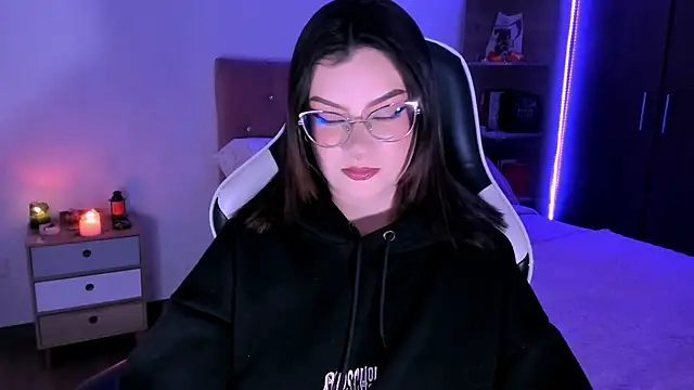 OphelianaRose33 online show from October 30, 10:54 pm