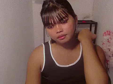 Snapshot of FROXXX21 chatting on July 11, 8:33 pm FROXXX21 online show from July 11, 8:33 pm