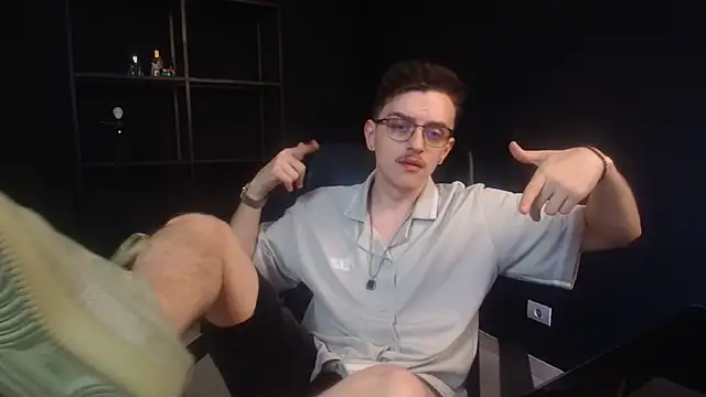 Snapshot of FelixStarkk chatting on May 31, 5:26 am FelixStarkk online show from May 31, 5:26 am