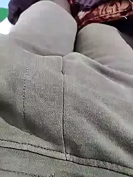 Snapshot of happy88886 chatting on February 20, 8:05 am happy88886 online show from February 20, 8:05 am