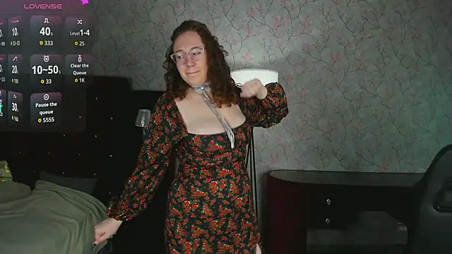 ellie coy  online show from April 7, 1:22 pm