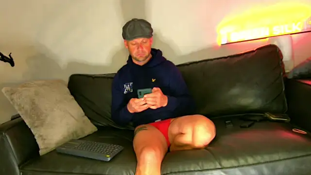 BRIANSILK77 online show from March 4, 9:54 pm