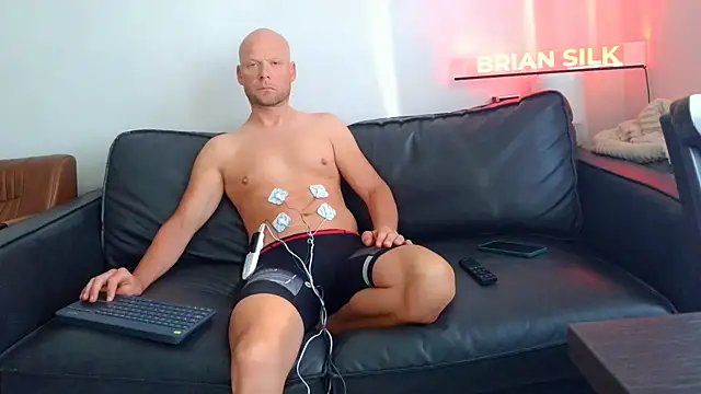 BRIANSILK77 online show from May 29, 5:27 am