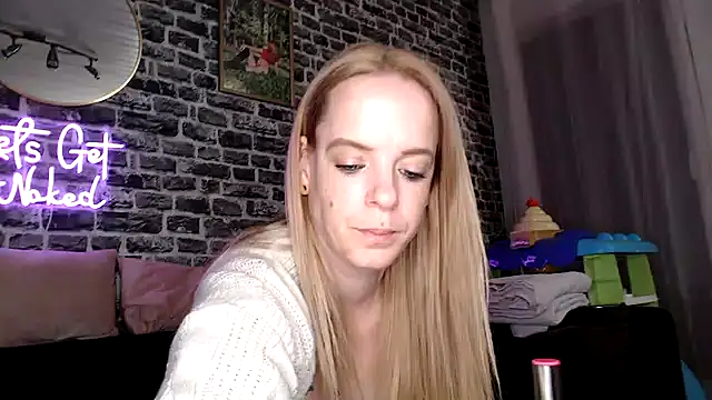 SexyMilf 37 online show from November 23, 8:41 pm