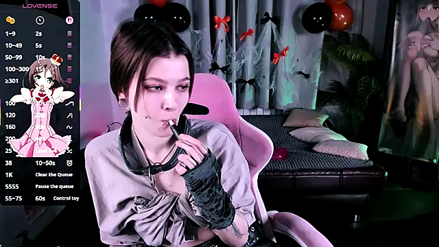 Snapshot of MiraVelle chatting on October 23, 9:46 pm MiraVelle online show from October 23, 9:46 pm