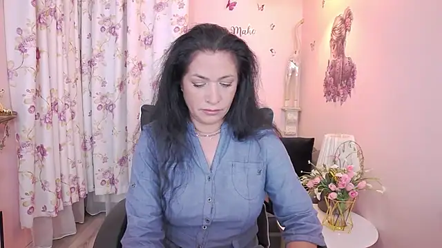 Snapshot of MyLovOne chatting on May 28, 9:50 am MyLovOne online show from May 28, 9:50 am
