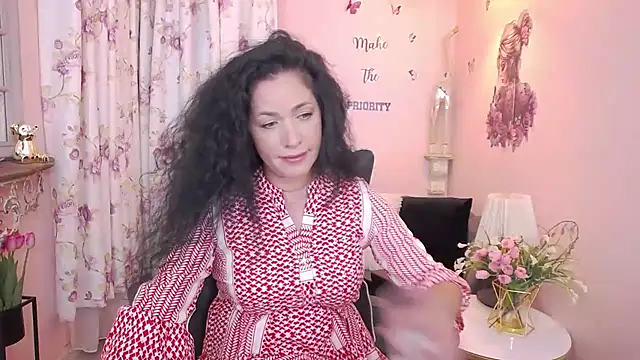 Snapshot of MyLovOne chatting on June 25, 10:53 am MyLovOne online show from June 25, 10:53 am