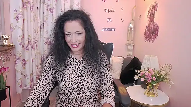 Snapshot of MyLovOne chatting on June 28, 7:47 am MyLovOne online show from June 28, 7:47 am