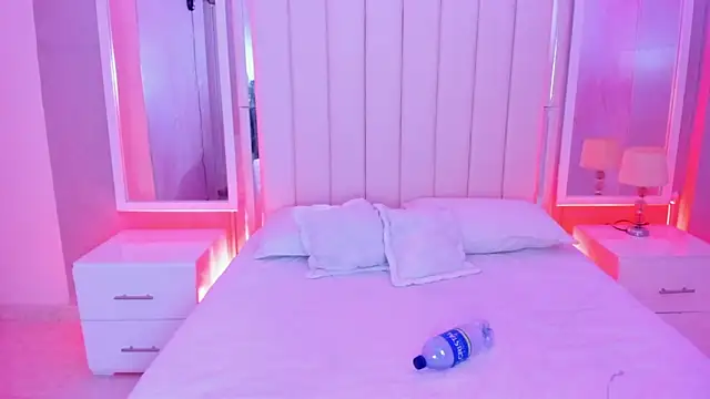 luna hot ass online show from March 20, 11:20 pm