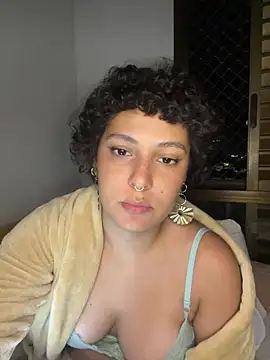 Snapshot of OliviaWild_ chatting on June 17, 3:20 am OliviaWild online show from June 17, 3:20 am