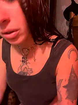 Snapshot of tbp96 chatting on October 2, 4:08 am tbp96 online show from October 2, 4:08 am