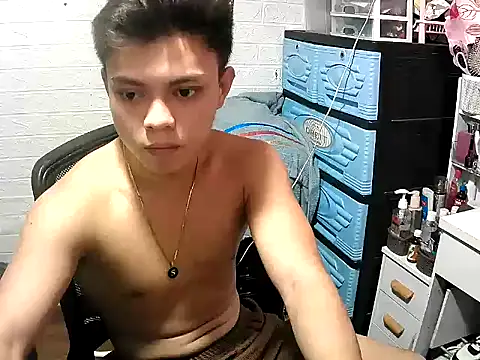 Snapshot of Pinoy_slutcummer69 chatting on May 8, 8:08 am Pinoy slutcummer69 online show from May 8, 8:08 am
