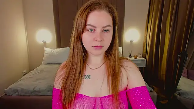 Snapshot of MikaBloom chatting on September 13, 2:22 am MikaBloom online show from September 13, 2:22 am