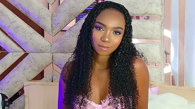 Snapshot of Tessa_Owenss chatting on April 23, 11:18 pm Tessa Owenss online show from April 23, 11:18 pm