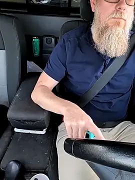 sizableunicorn7 online show from April 9, 8:25 pm