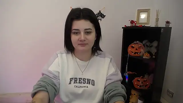 Katrin kiss  online show from November 6, 1:45 pm