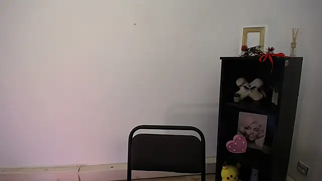 Snapshot of Katrin_kiss_ chatting on February 9, 2:32 pm Katrin kiss online show from February 9, 2:32 pm