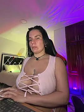 Snapshot of carol_cruz133 chatting on February 16, 11:56 pm carol cruz133 online show from February 16, 11:56 pm