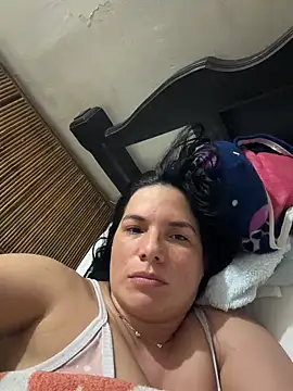 Snapshot of carol_cruz133 chatting on February 26, 12:15 pm carol cruz133 online show from February 26, 12:15 pm