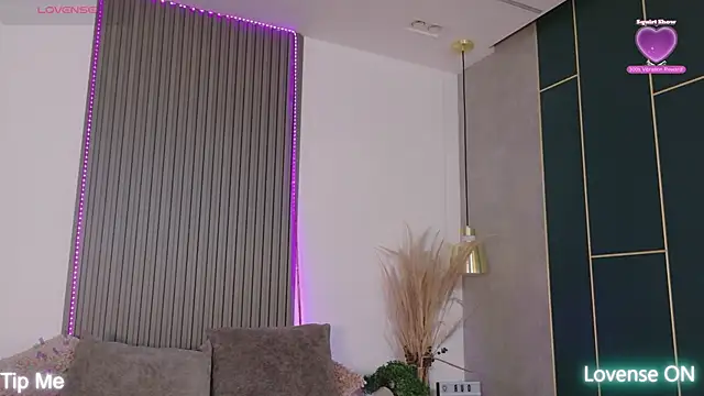 DollyBrowncc online show from April 18, 4:27 am